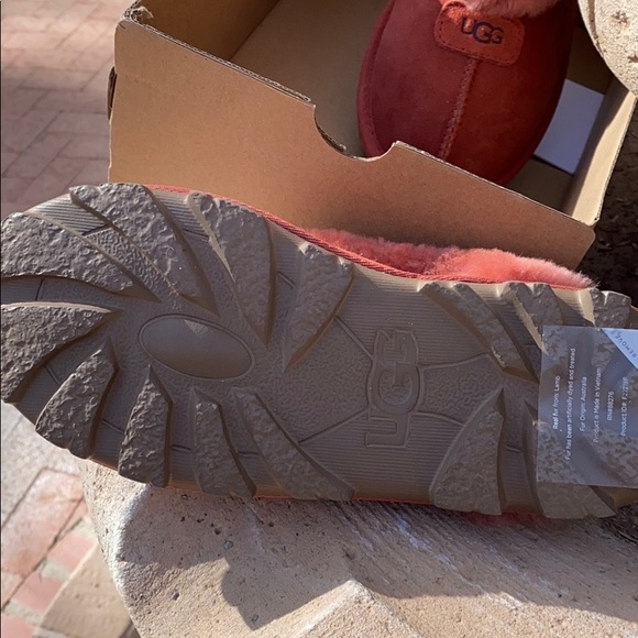 UGG - Picture 8 of 13